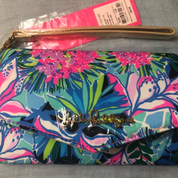 Lilly Pulitzer Baylen Phone Wristlet Onyx brand new! Plastic on strap and logo - Picture 5 of 9